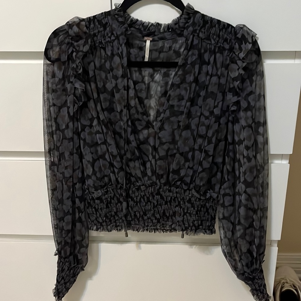 Free People long sleeve mesh cropped top!